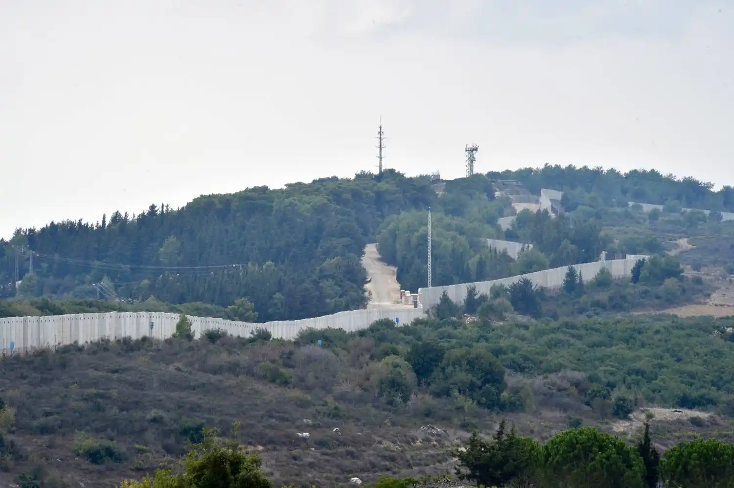 Image from Lebanon24: أصوات انفجارات تهزّ جنوب لبنان.. ماذا يجري؟ https://www.lebanon24....