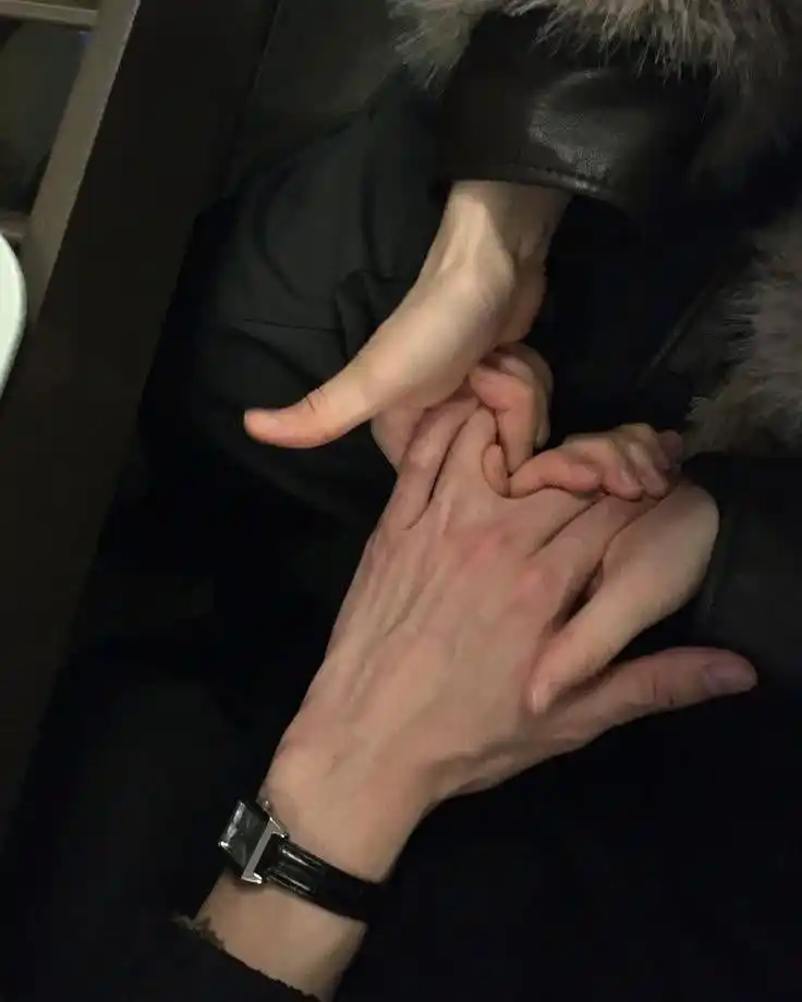 DASTAAN-E-MOHABAT ~ 🫀🤍 post