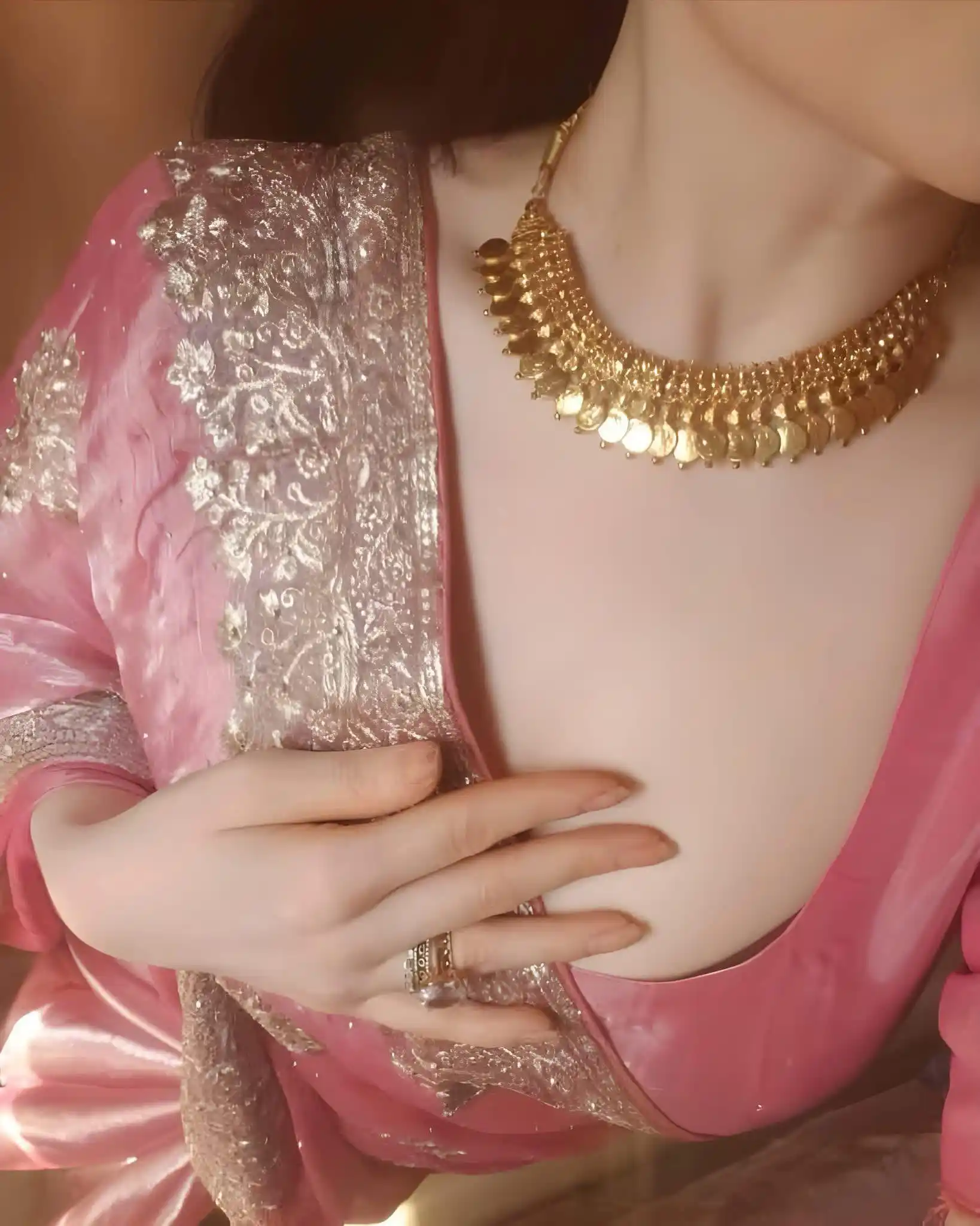 Image from DASTAAN-E-MOHABAT ~ 🫀🤍: Men's melts here 🩷✨🫠👀    𓆩   ⃝ʜᴀsᴀɴ࿐𓆪...