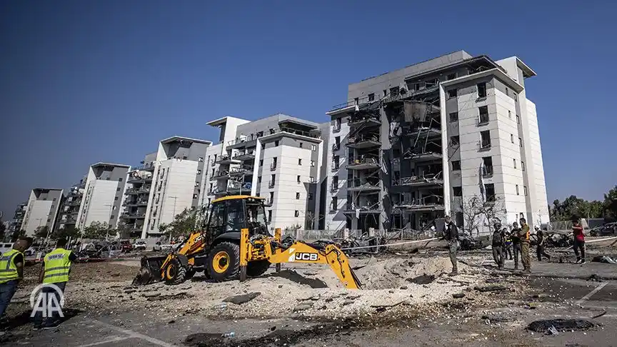 Image from Anadolu العربية: 📰 وكالة "إرنا" الإيرانية تعلن تدمير مبنى "غاف يام 4" الاستخباراتي في ...