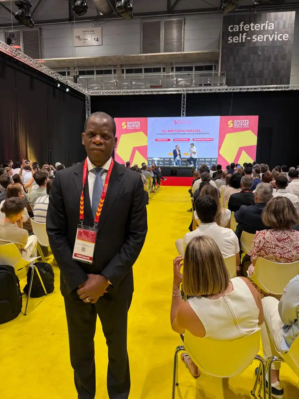 Image from Petro de Luanda : Petro no mapa mundial do desporto 🌏  O Presidente *Tomás Faria* está ...