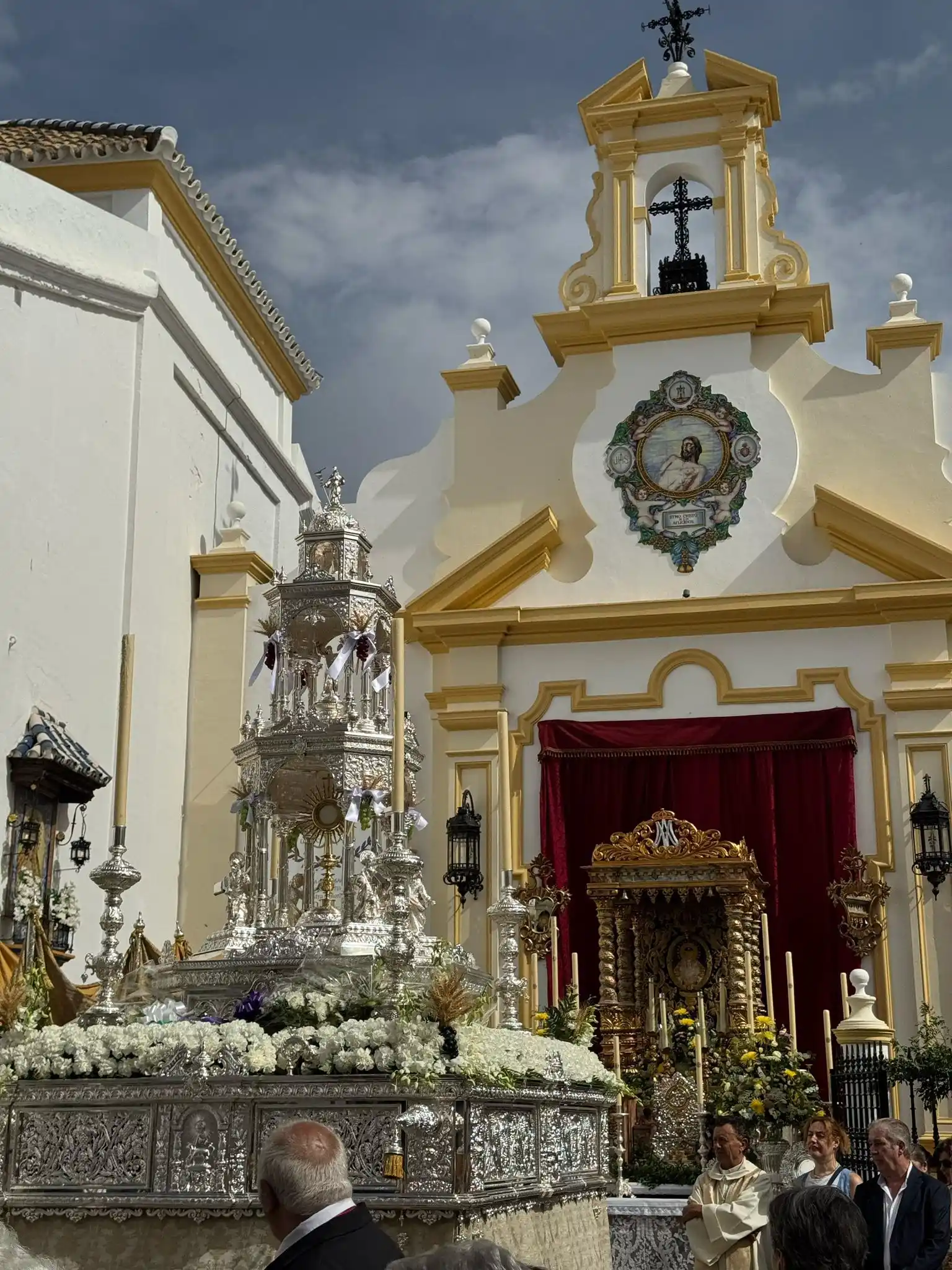 Image from HERMANDAD DE LA SOLEDAD ALBAIDA DEL ALJARAFE: 𝐑𝐄𝐏𝐑𝐄𝐒𝐄𝐍𝐓𝐀𝐂𝐈𝐎𝐍𝐄𝐒. En el día de hoy, hemos participado ...
