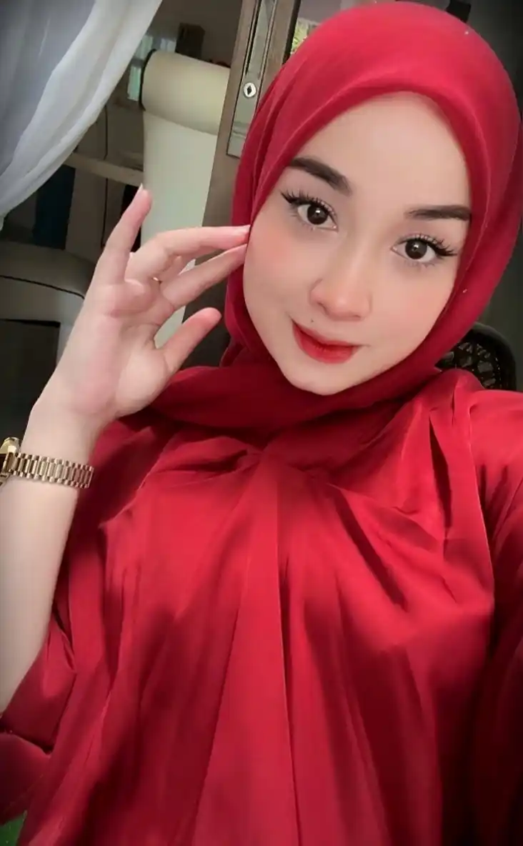Image from CEKERBABAT (cewe kerudung boba padat): *CERITA D£WASA PERMAINAN GILA* “Gilaa,, dah miring otak ni orang,,,...