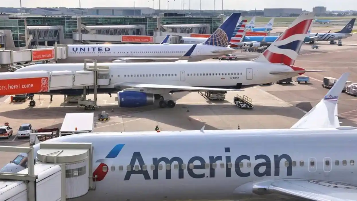Image from 🗞️ | ALERTAS MUNDIAL | 🚨: *🇮🇷⚔️🇮🇱 | American Airlines ha suspendido todos los vuelos hacia D...