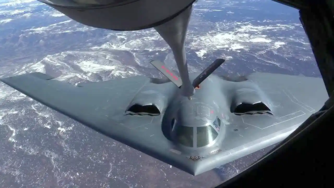 Image from 🗞️ | ALERTAS MUNDIAL | 🚨: *🇮🇷⚔️🇺🇸 | Los bombarderos furtivos B-2A “Spirit” de largo alcance ...