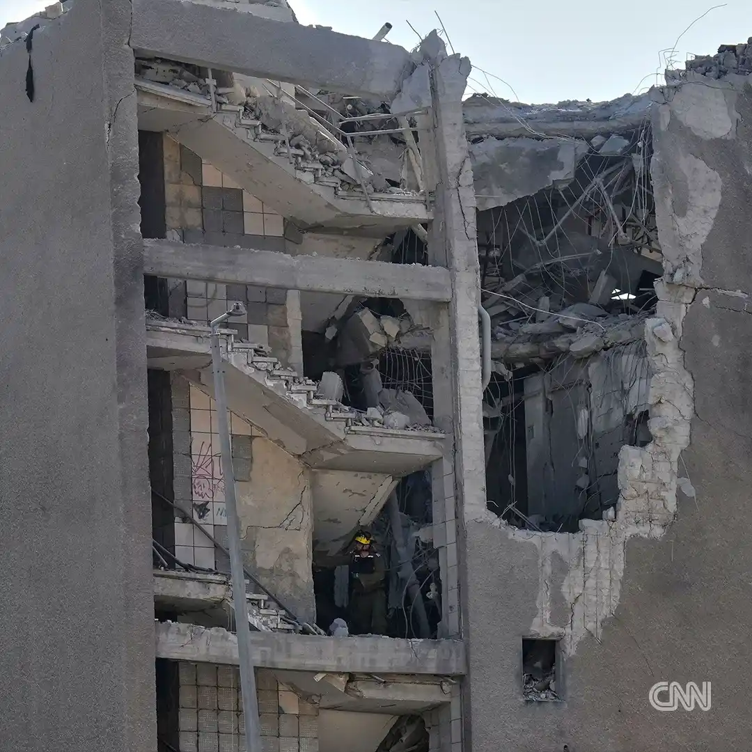 Image from CNN: More than a dozen injured in Israel from new Iranian attacks as talks ...
