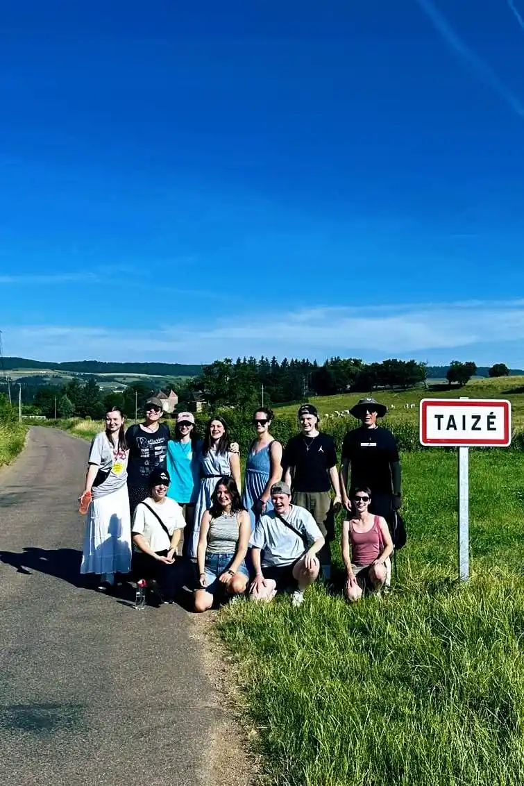 Image from EINS - Christliche Jugend Asperg: *Taizé* Liebe Grüße aus Taizé. Die Reise ist schon fast wieder vorbei....