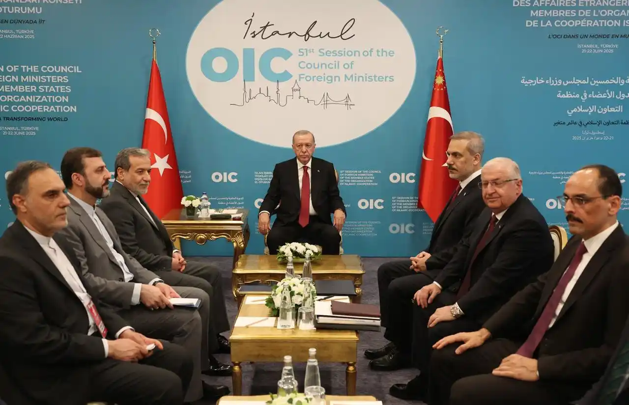 Image from خبرفوری: ♦️دیدار عراقچی با اردوغان 🟢واتساپ خبرفوری در👇 https://whatsapp.com/...