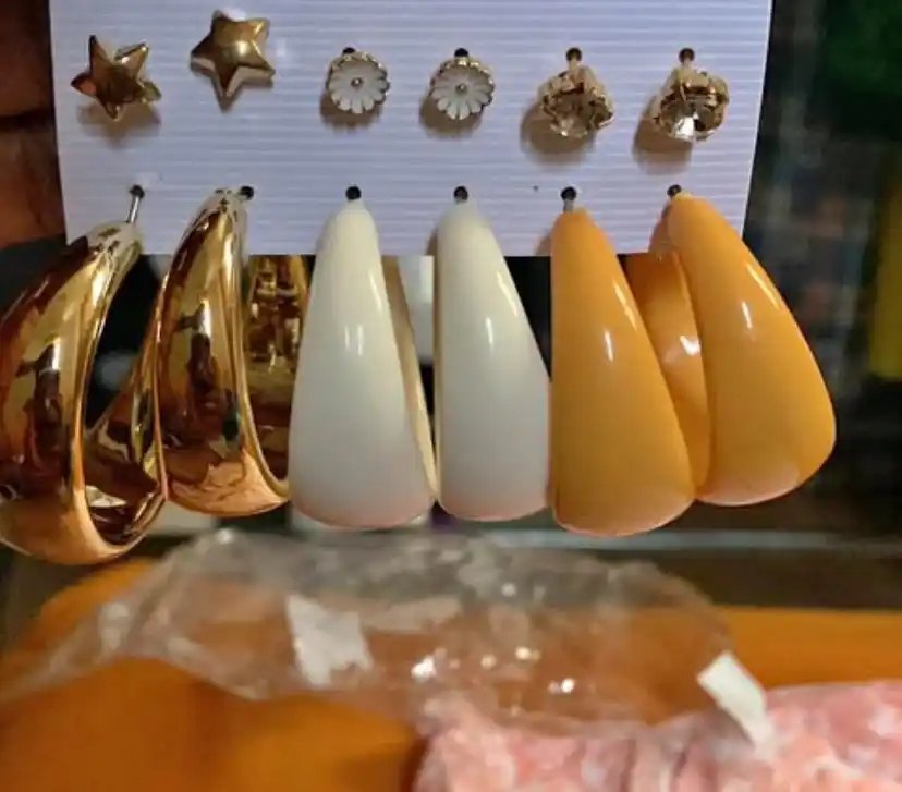 Image from Sali's Importation: Earring set Price 25gh Minus shipping 0556816225  1. Ruth 2 paid✅    C...
