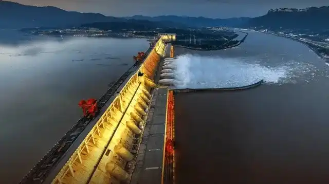 Image from El Popular: La NASA lo confirma: una macropresa de China desplazó el eje de la Tie...