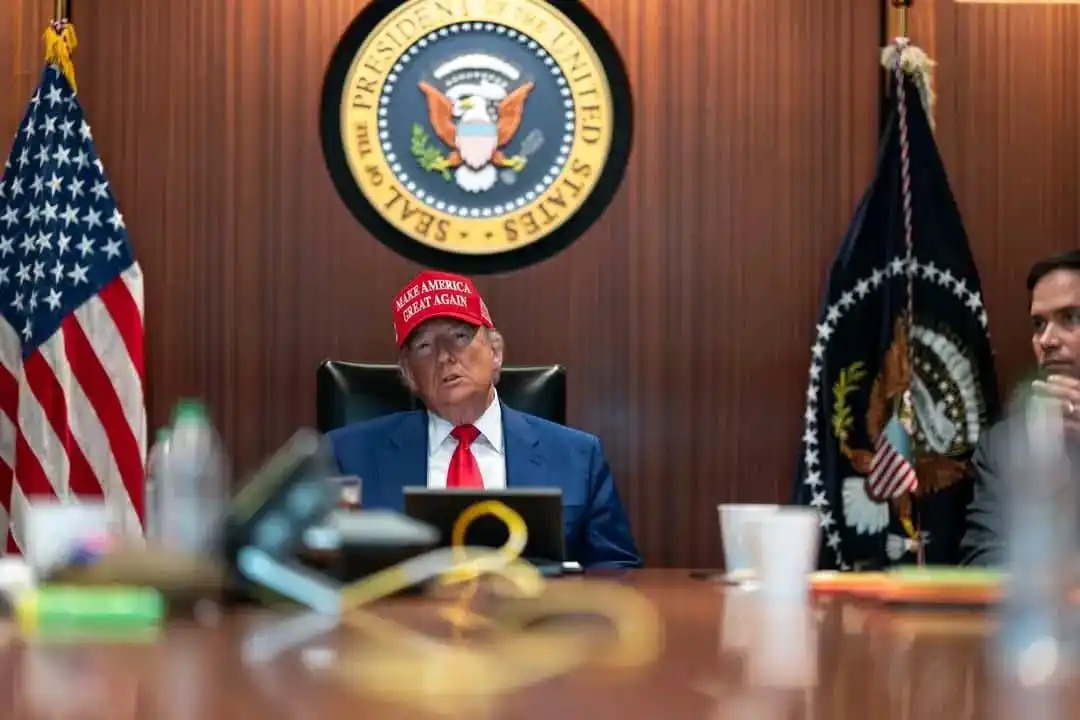 Image from NE JAMAIS TRAHIR LE CONGO 🙏🇨🇩: MONDE : Conflit Israël_Iran : Président Donald J. Trump dans la salle ...