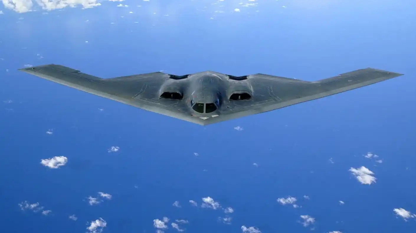 Image from TRPrensa: Seis bombarderos furtivos estadounidenses B-2 Spirit están en el aire,...