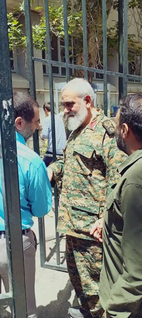 Image from خبرفوری: سردار نقدی، معاون هماهنگکنندهٔ سپاه در بین نمازگزاران تهرانی 🟢واتس...
