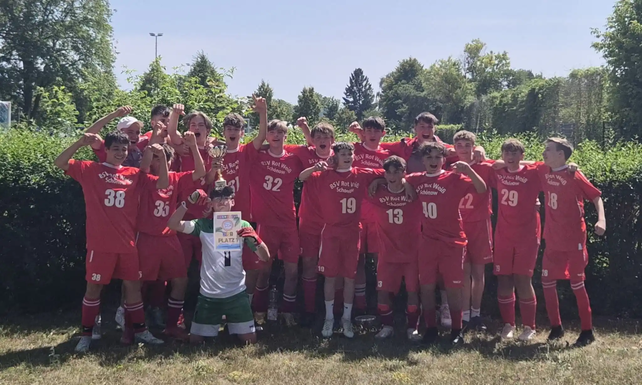 Image from BSV Rot Weiß Schönow: ⚽️ C-Jugend gewinnt Sommercup 🔴⚪️  Mit einem Mixteam aus C1 und C2 si...