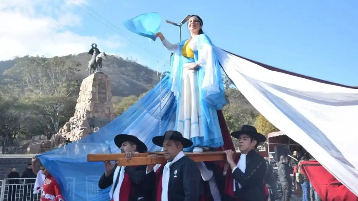 Image from El Tribuno Salta: *FOTOS. El desfile homenaje al héroe Martín Miguel de Güemes en imágen...