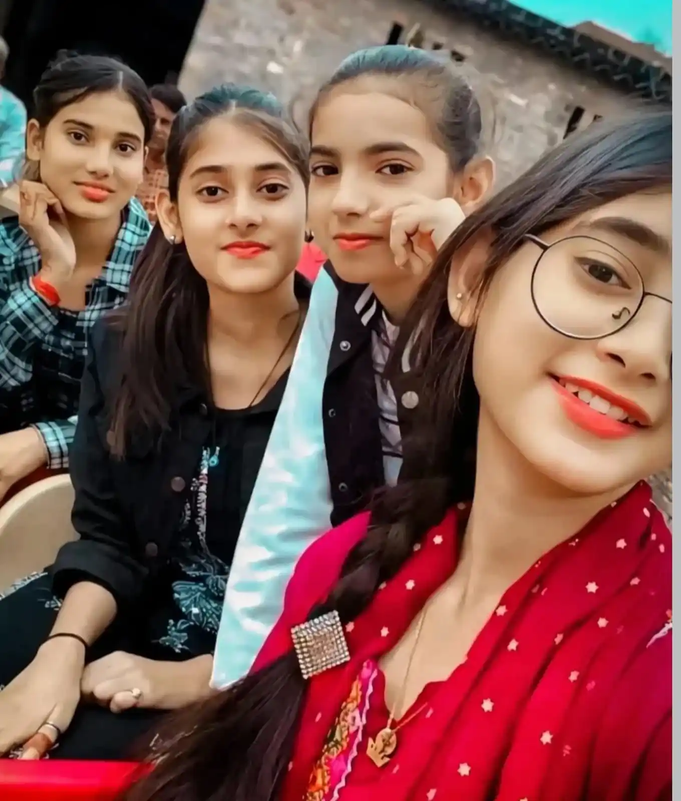 Komal post