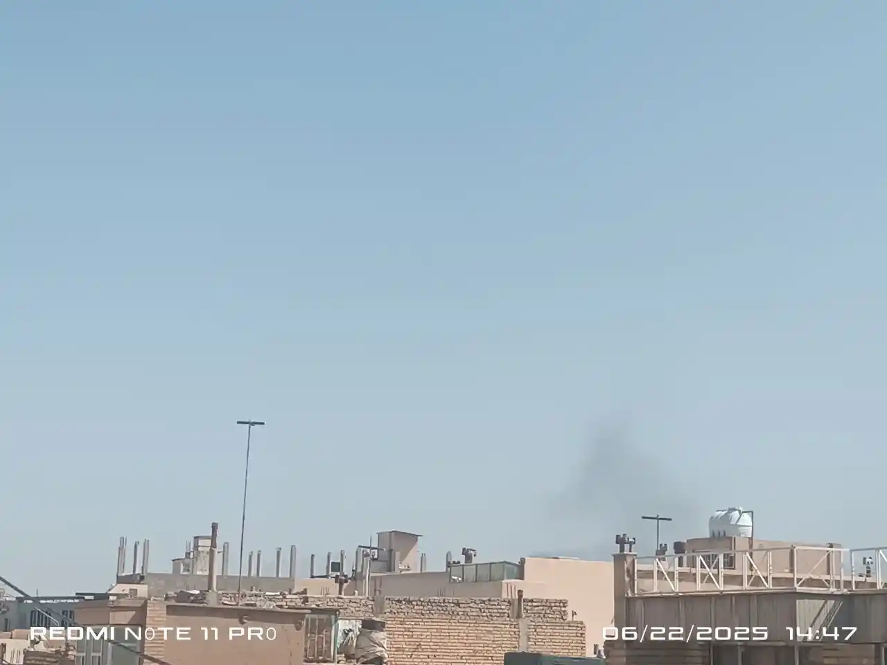 Image from EyezOnBeirut Channel: *وسائل اعلام ايــرانية: هـجـمـات جوية اســـرائيلية تسـتـهـدف معـسـكرا ...