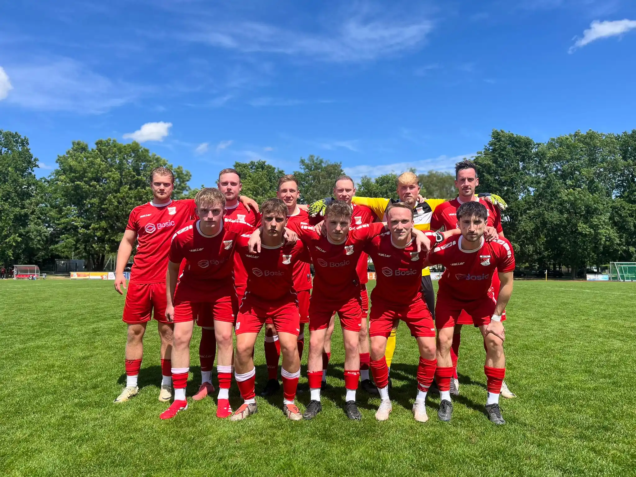 Image from BSV Rot Weiß Schönow: ⚽️ Unsere 1.Herren jetzt live 🔴⚪️ Unsere Männer sind aktuell daheim ...
