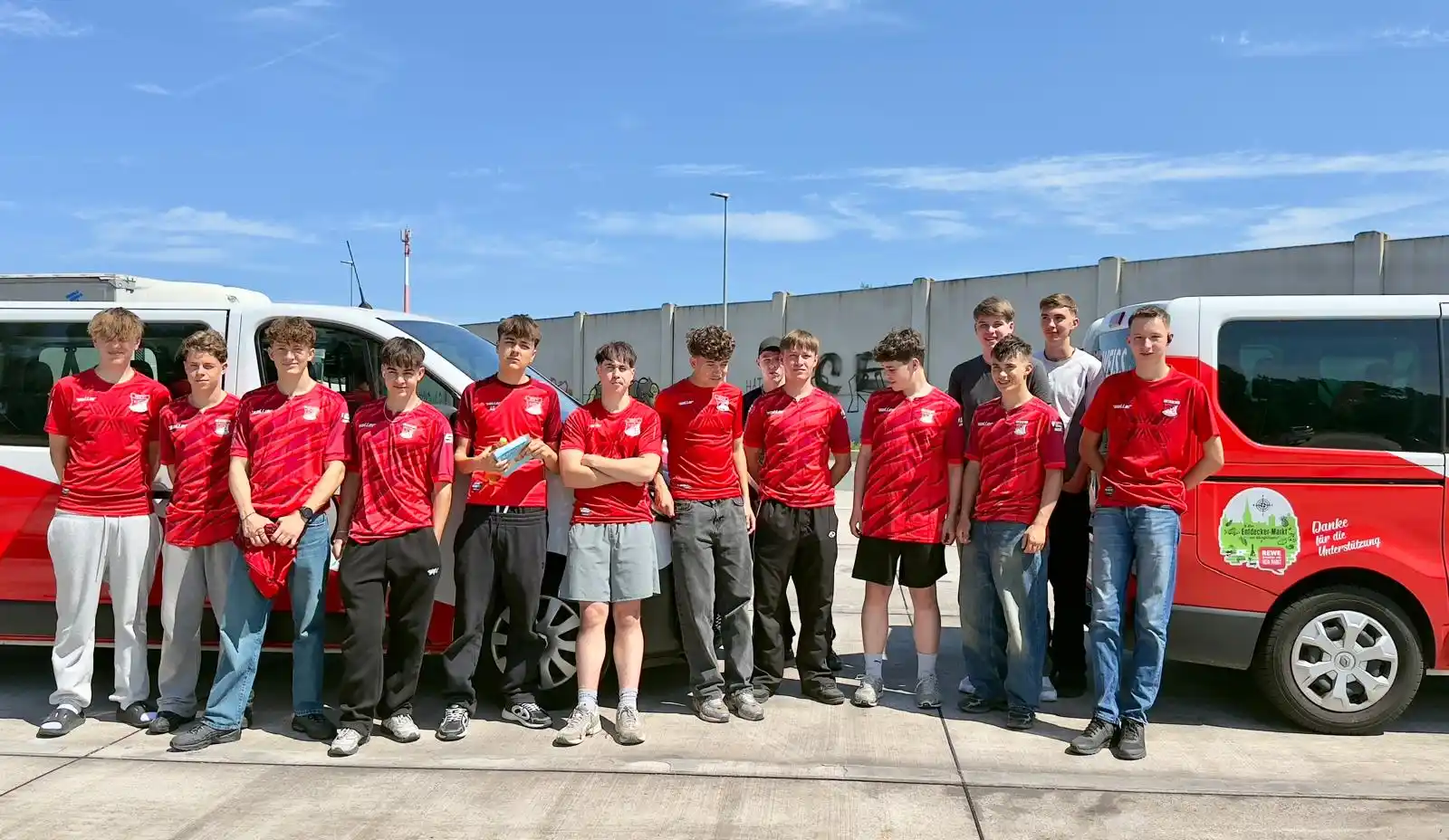 Image from BSV Rot Weiß Schönow: ⚽ Unsere B1-Junioren im Ruhrpott 🔴⚪️  Unsere B1-Junioren sind soeben ...