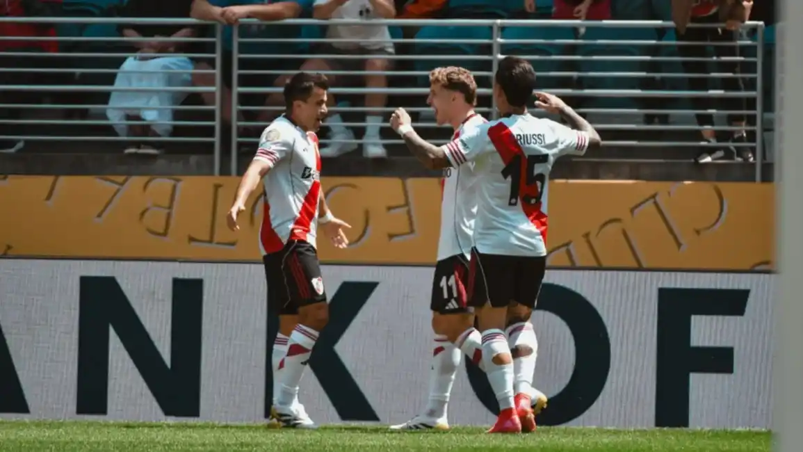 Image from El Tribuno Salta: *VIDEOS. River venció por 3 a 1 a Urawa Red Diamonds en su debut en el...