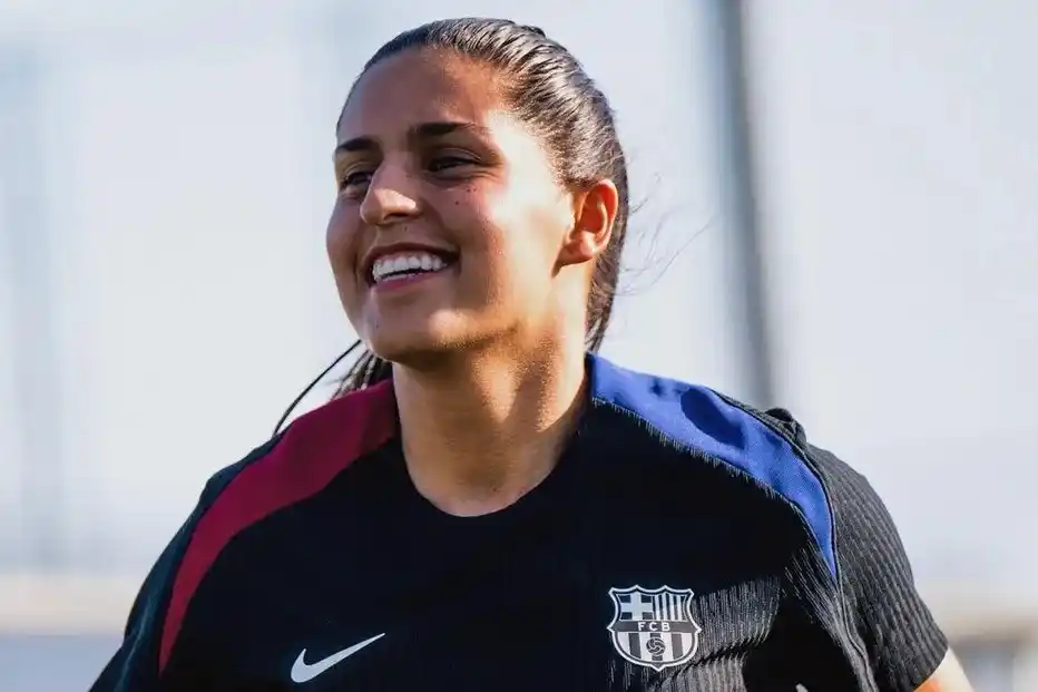 Image from CM Vidas: *Ela não é só bola! Ex-jogadora do Benfica deslumbra em biquíni: "Madr...