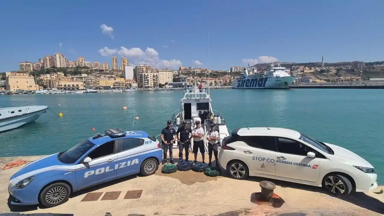 Image from Agrigentonotizie.it: Pesca illegale a Cannatello, polizia e capitaneria di porto sequestran...