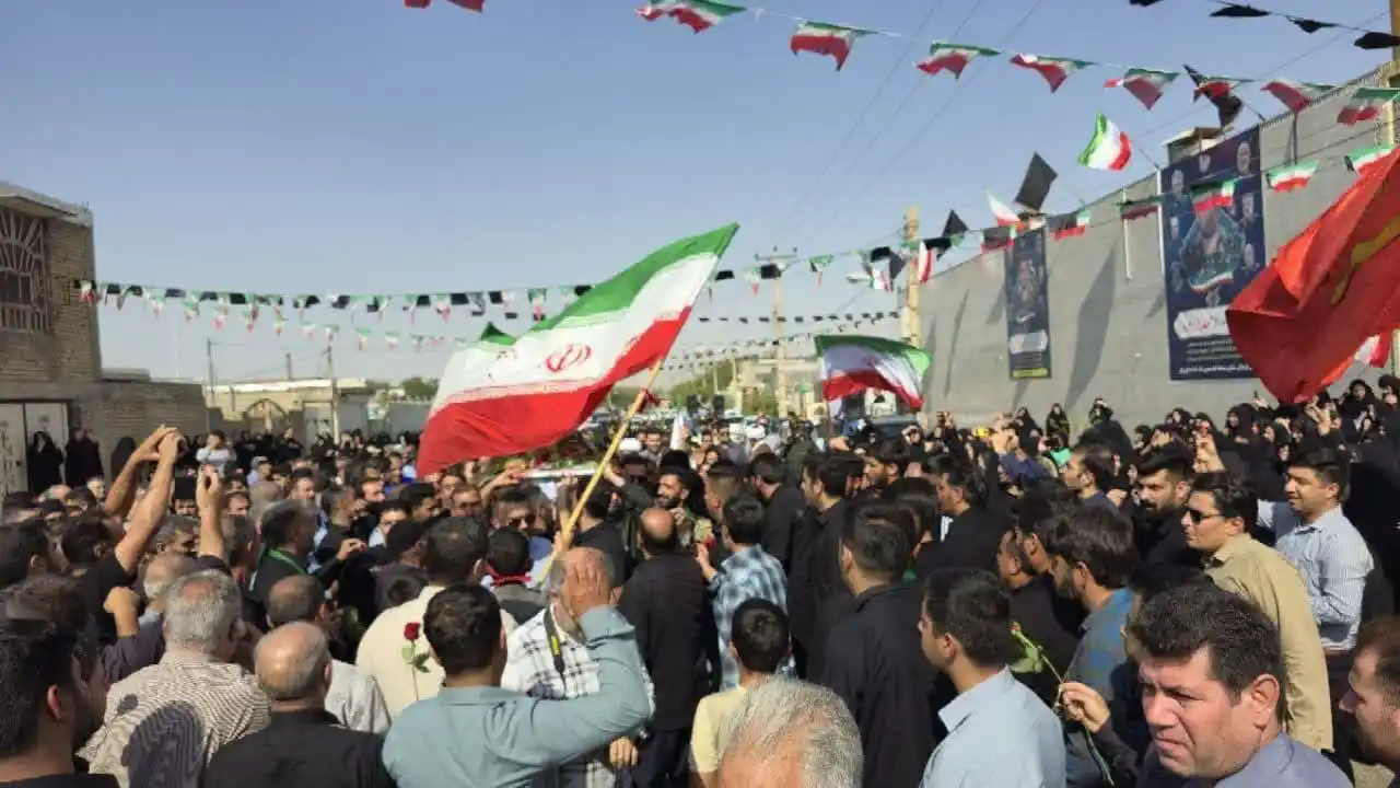 Image from پایگاه اطلاعرسانی زاگرس: 🔵پیکر مطهر سروان شهید وحید دالوند در شهرستان اندیمشک تشییع شد 🔰پاز...