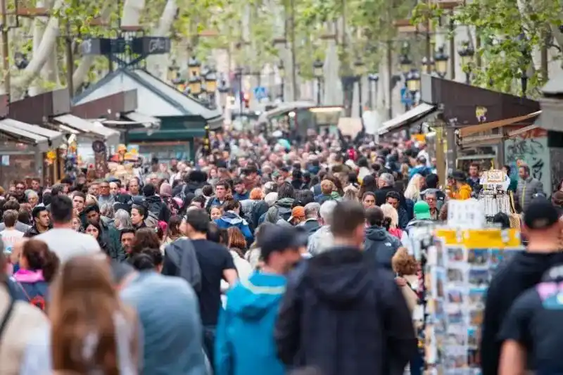 Image from Forbes Italia: Airbnb presenta il rapporto sull’overtourism nell'Ue: “Bisogna affront...