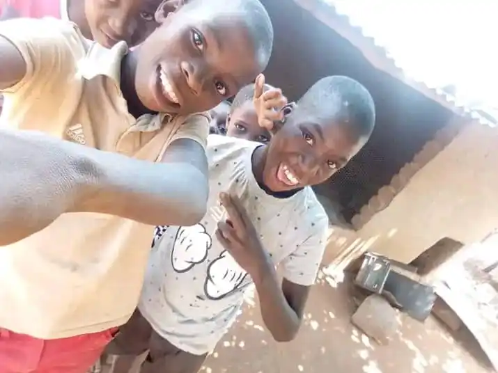 Image from 𝗭𝗜𝗠 𝗖𝗘𝗟𝗘𝗕𝗦 𝗢𝗙𝗙𝗜𝗖𝗜𝗔𝗟: *Leave a hrt kna wamuziva❤️❤️*...