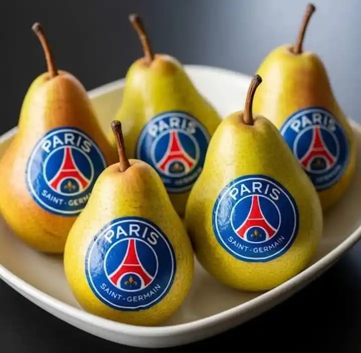 Image from Juventus Fans: *Qualcuno ha voglia di pere francesi? 😂 <a class="text-blue-500 hover...