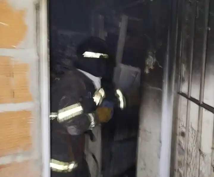 Image from Diario SINTESIS: San Lorenzo: alcoholizado prendió fuego a su casa y lo detuvieron  htt...