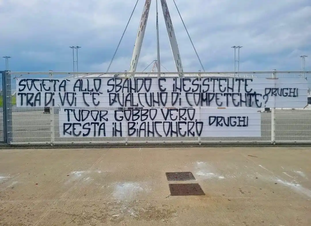 Image from Juventus Fans: *Striscione ultras <a class="text-blue-500 hover:underline cursor-poin...